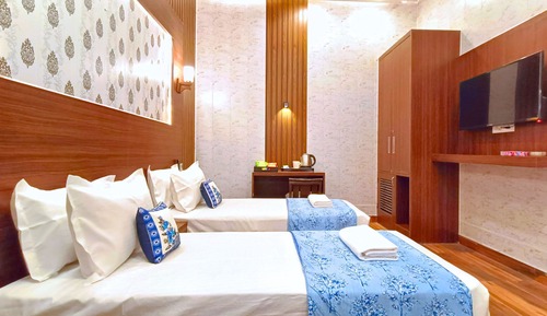 Deluxe Room, No Windows