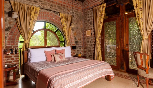 House, 2 Bedrooms, Lakeside (L'Attitude)