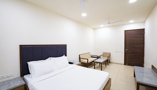 Deluxe Room, 1 King Bed
