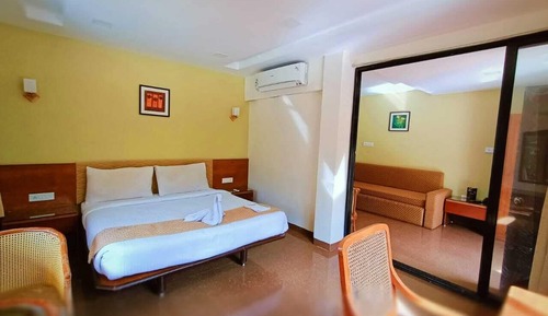 Executive Suite with Pool View