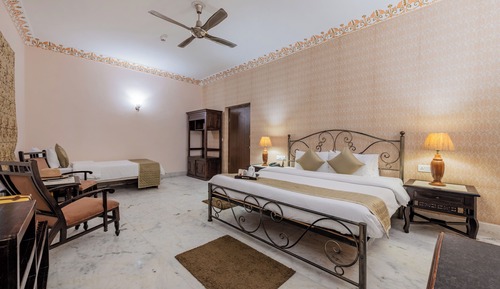Deluxe Triple Room, Private Bathroom, Courtyard View