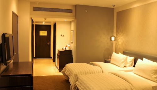 Deluxe Room, 2 Twin Beds, City View