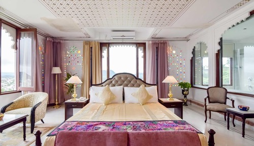Luxury Lake View Suite