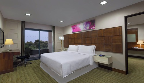 Suite, 1 Bedroom, Balcony, City View (City View)