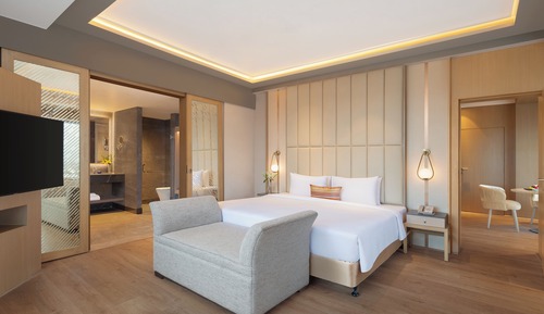 Suite, 1 King Bed (Vivanta)