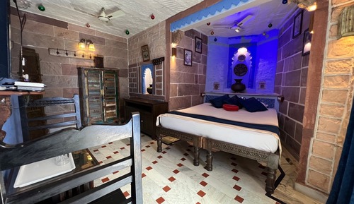 Junior Suite with Balcony