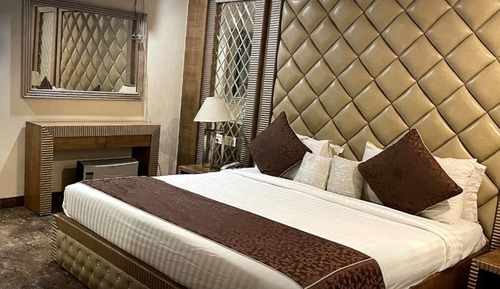 Paradise Suite Room