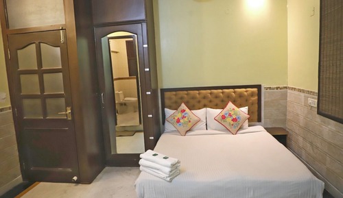 Family Room, 2 Queen Beds, Non Smoking