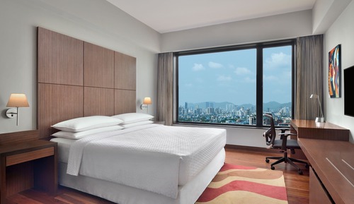 Deluxe Room, 1 King Bed (City View)