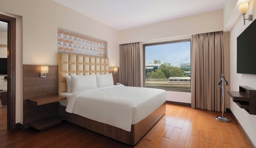 Suite, 1 King Bed