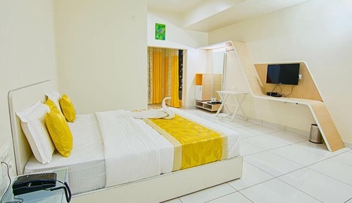 Deluxe Double Room, City View