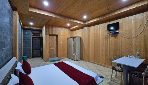 Deluxe Double Room, Balcony, Mountain View