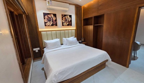 Suite, Sea Facing