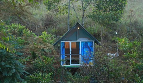 Comfort Tent, Balcony