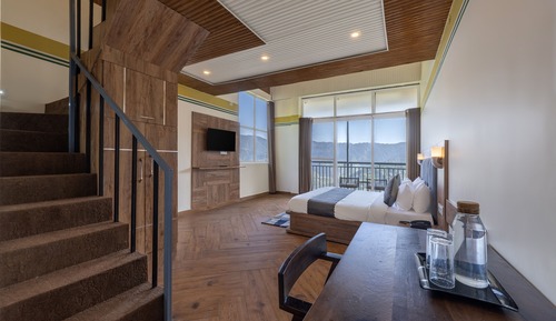 Traditional Quadruple Room, Multiple Beds, Balcony, Valley View