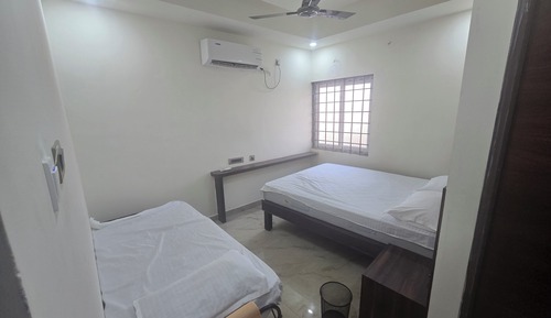 Triple Room, Multiple Beds