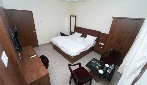 Luxury Suite, Garden View