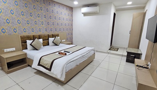 Deluxe Double Room, City View