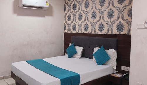 Deluxe Room, City View