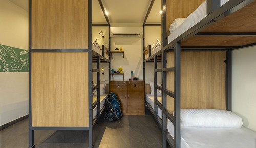 A Bed in 6 Bed Mixed Dorm