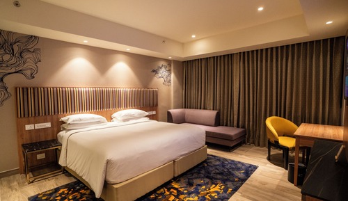 Deluxe Suite