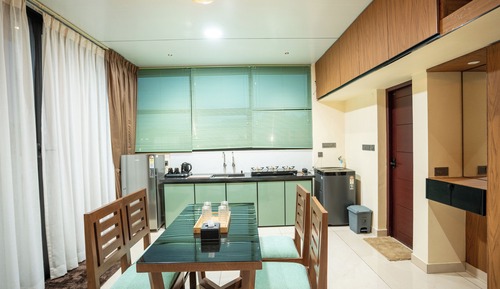 Junior Studio Suite, City View