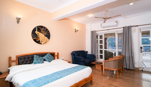 Lake Facing AC Deluxe Room on Ground Floor