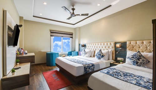 Superior Triple Room, City View