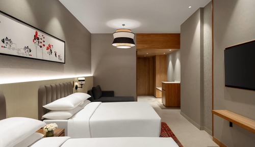 Deluxe Quadruple Room, 2 Queen Beds (Family)
