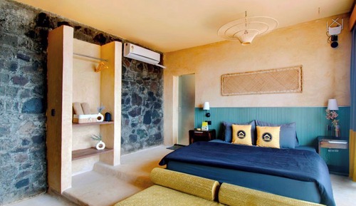 Superior Cottage