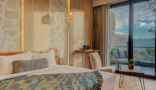 Vaata - Balcony Room with Bathtub