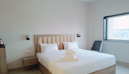 Deluxe Double Room, Garden View