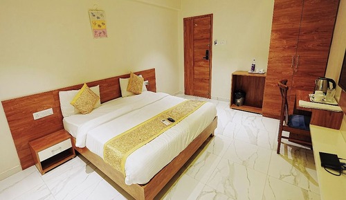 Deluxe Double Room, Bathtub