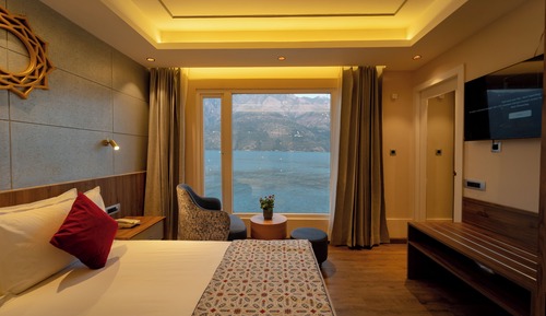 Deluxe Double Room, Lake View