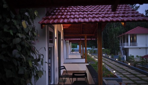 Comfort Cottage, Balcony, Garden View