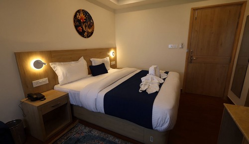 Double or Twin Room, Mountain View