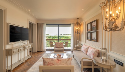 Executive Suite - Happy Hours (5:00 PM to 7:00 PM) Buy 2 Get 1 Free | 15% Discount on Spa & Laundry