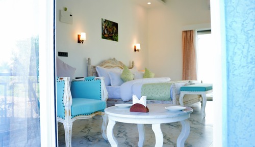 Suite Cottage with Jacuzzi