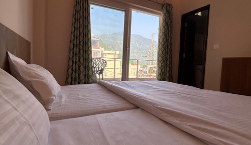 Deluxe Double Room, 1 Double Bed, Non Smoking, Mountain View