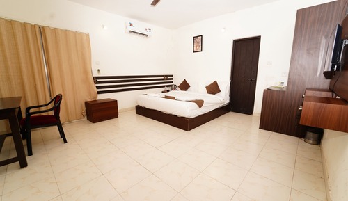 Comfort Triple Room, Private Bathroom, Garden View