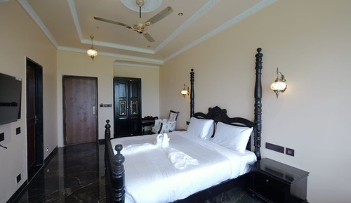 Jharoka Suite
