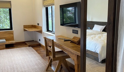 Signature Suite