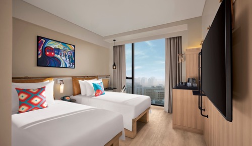 Room, 2 Twin Beds, City View