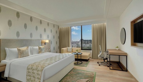 Premium Room, 1 King Bed, City View
