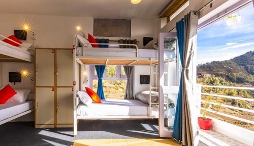 8 Bed Mixed Dorm