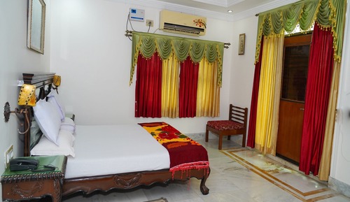 Plaza Junior Suite