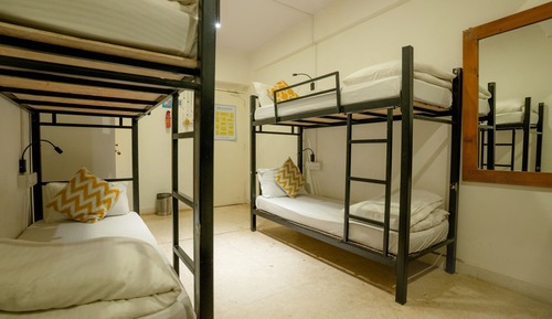 6 Bed Mixed Dormitory