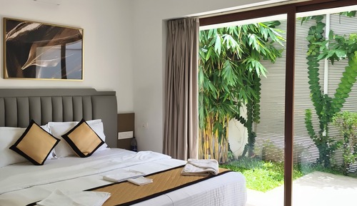 Deluxe Room, Patio, Garden View