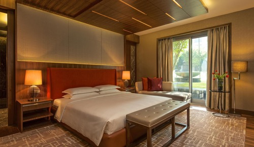 Executive Suite (Grand)