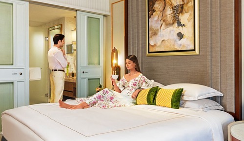 Deluxe Room, 1 King Bed, City View